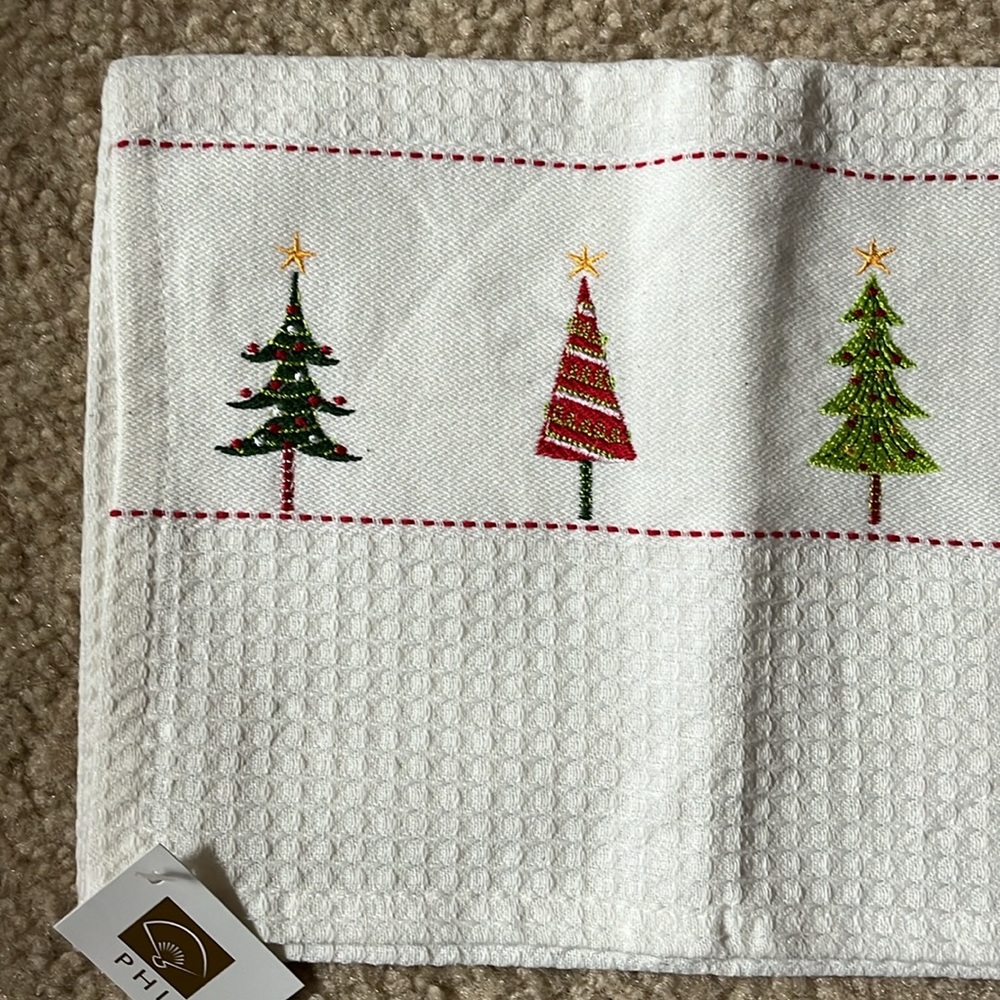 Pack of 3 Christmas Kitchen Towels - Picture 2 of 4